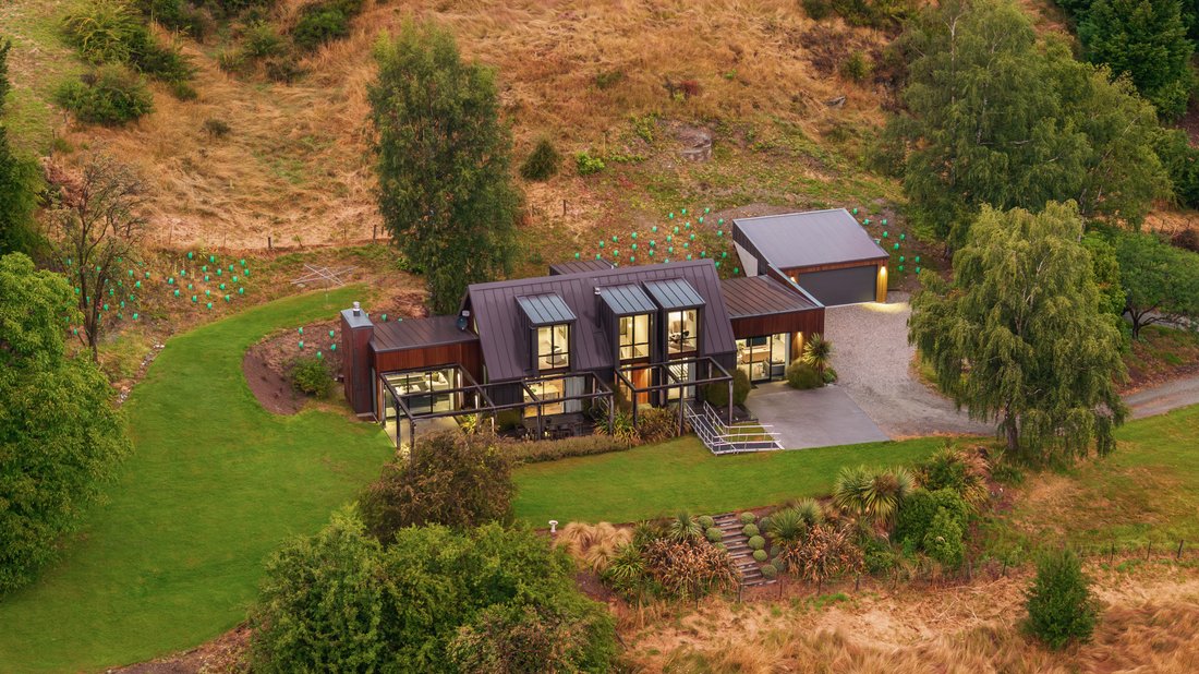 House in Queenstown, Otago, New Zealand 4 - 17321656