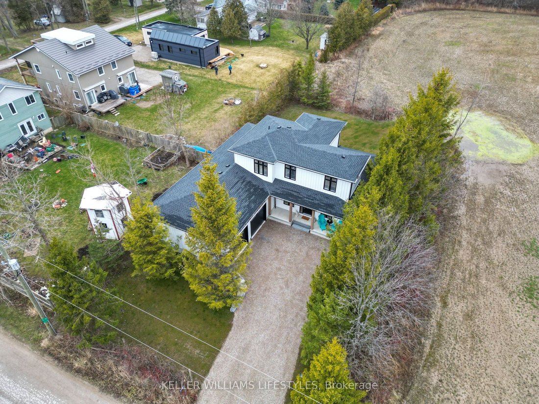 House in Central Huron, Ontario, Canada 3 - 17321246