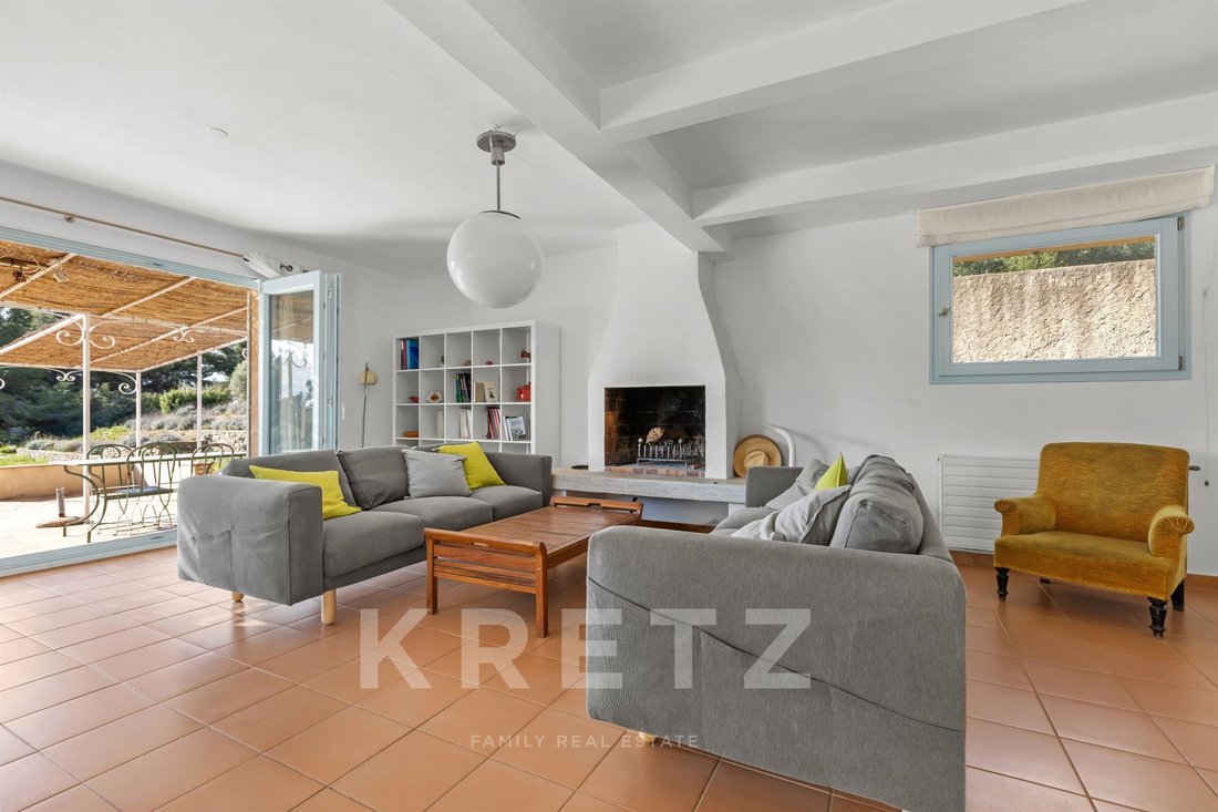 House in Saint-Cyr-sur-Mer, Provence-Alpes-Côte d'Azur, France 4 - 17316034