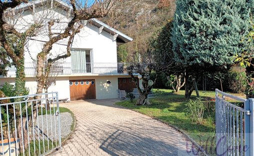 House in Italie-Jacotot, Aix-les-Bains, France 1