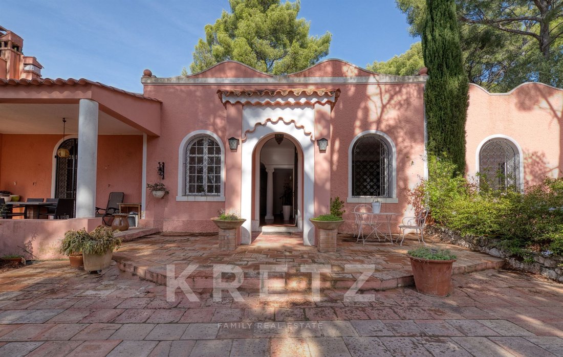 Villa in Toulon, Provence-Alpes-Côte d'Azur, France 2 - 17319070