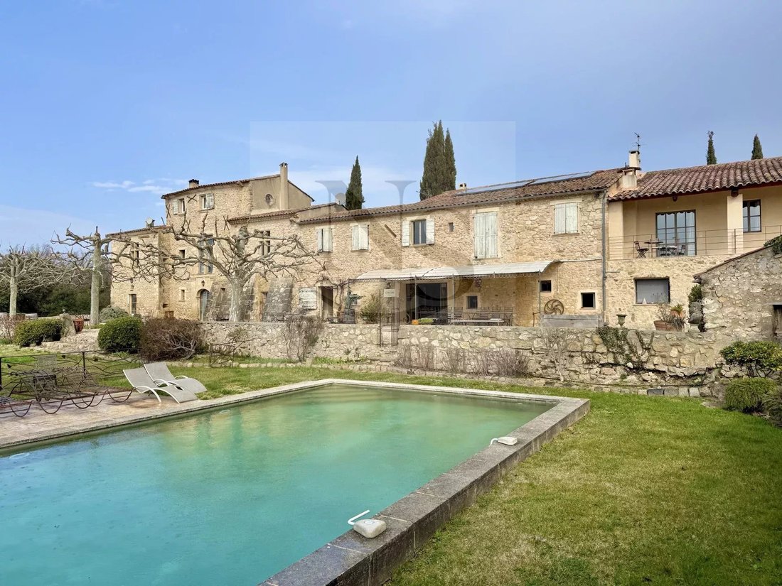 Estate in Est-Repentance-Les Trois Bons Dieux, Aix-en-Provence, France 4 - 17321328