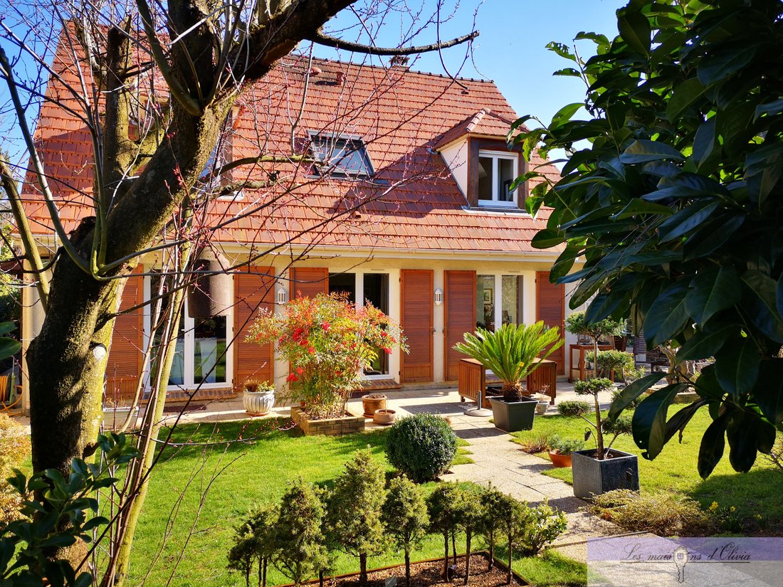 House in Sucy-en-Brie, Ile-de-France, France 1 - 17313128