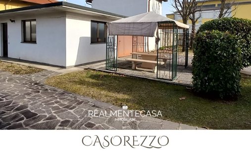 House in Casorezzo, Lombardy, Italy 1