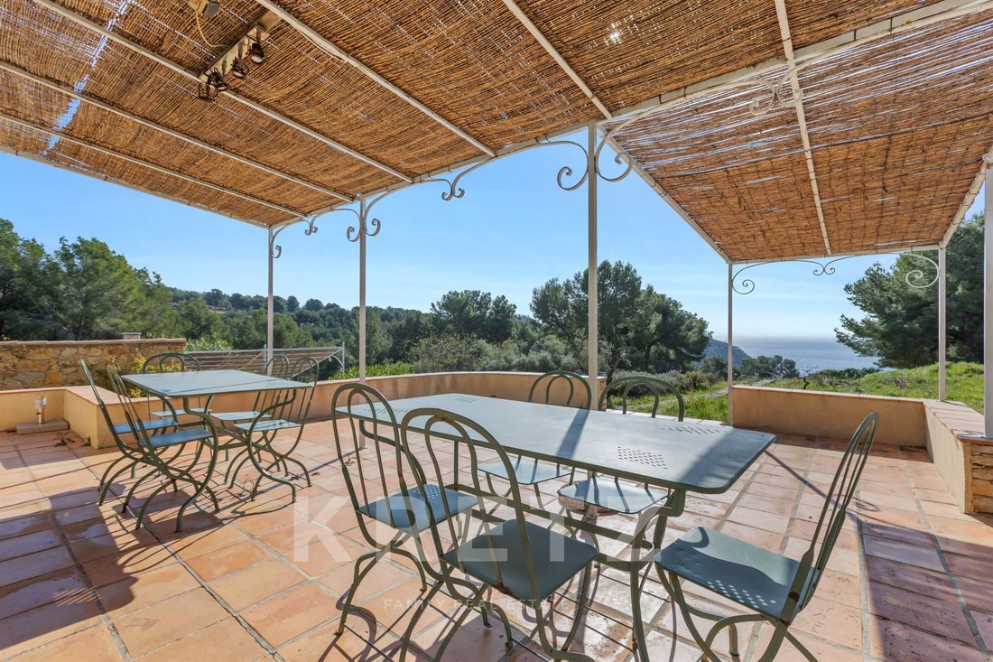 House in Saint-Cyr-sur-Mer, Provence-Alpes-Côte d'Azur, France 3 - 17316034