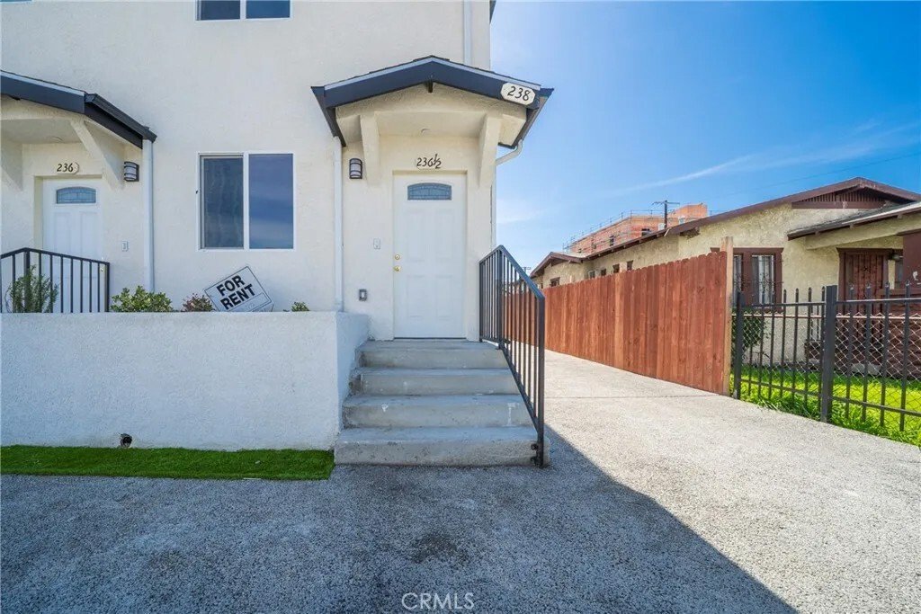 Los Angeles, California, United States 2 - 17063161