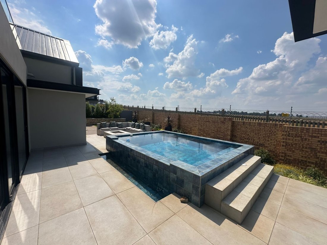 House in Centurion, Gauteng, South Africa 4 - 17311641