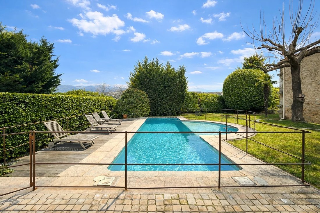 Villa in Châteauneuf-Grasse, Provence-Alpes-Côte d'Azur, France 2 - 17311402