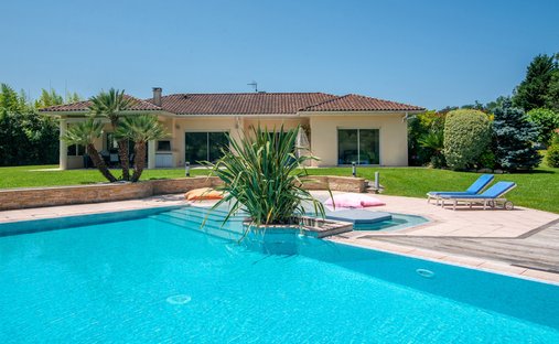 House in Bayonne, Nouvelle-Aquitaine, France 1