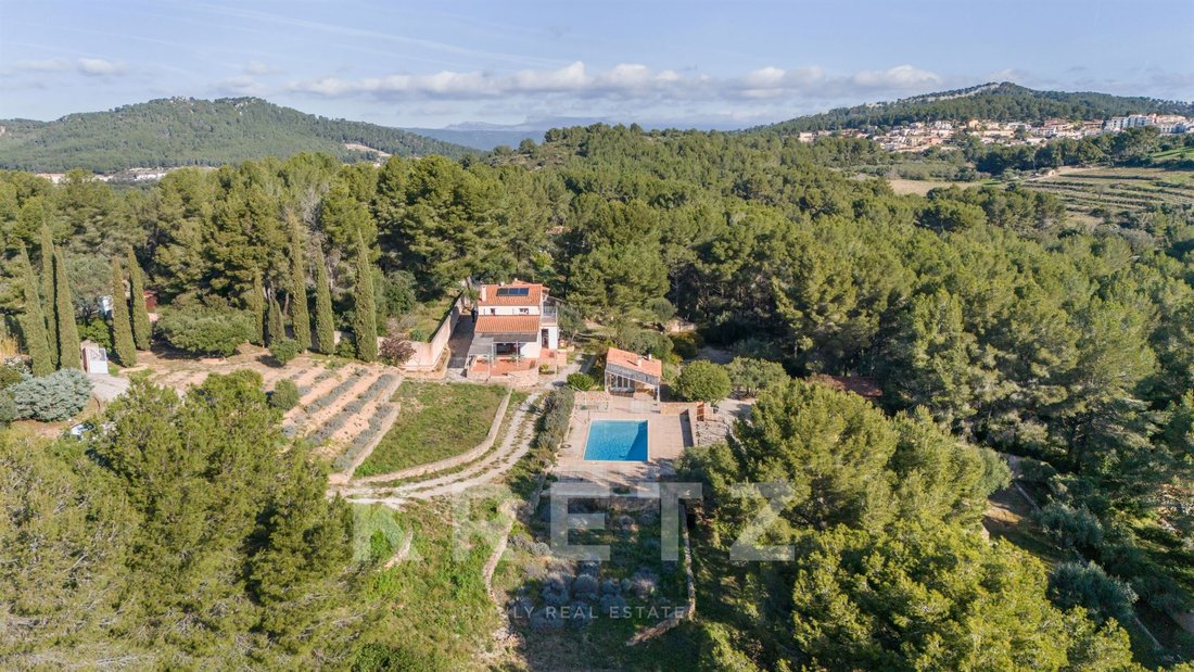 House in Saint-Cyr-sur-Mer, Provence-Alpes-Côte d'Azur, France 2 - 17316034
