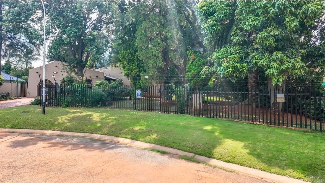 Country House in Northcliff, Gauteng, South Africa 2 - 17311634