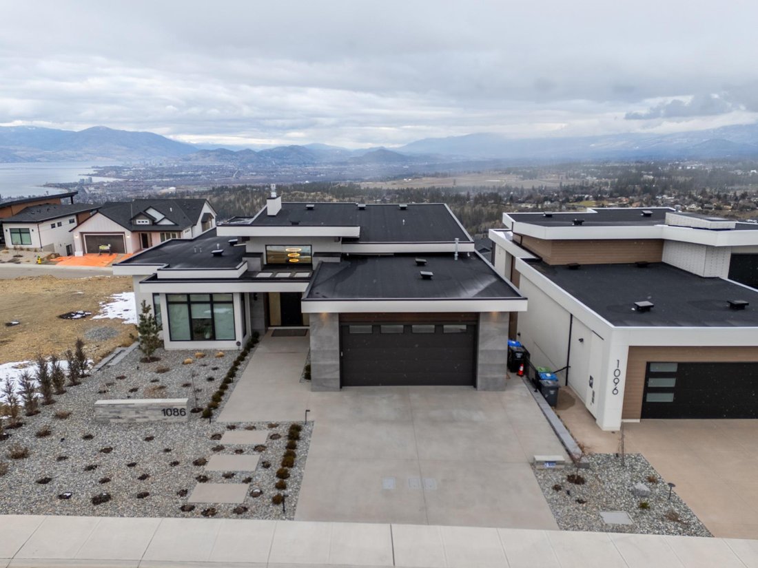House in Kelowna, British Columbia, Canada 1 - 17303687