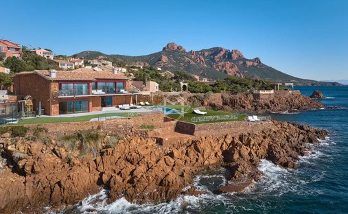 Estate in Le Dramont-Agay-Anthéor-Le Trayas, Saint-Raphaël, France 1