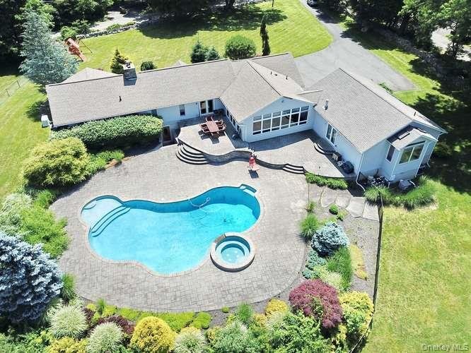 House in Montebello, New York, United States 1 - 17321003