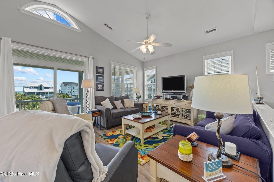 House in North Topsail Beach, North Carolina, United States 5 - 17318987