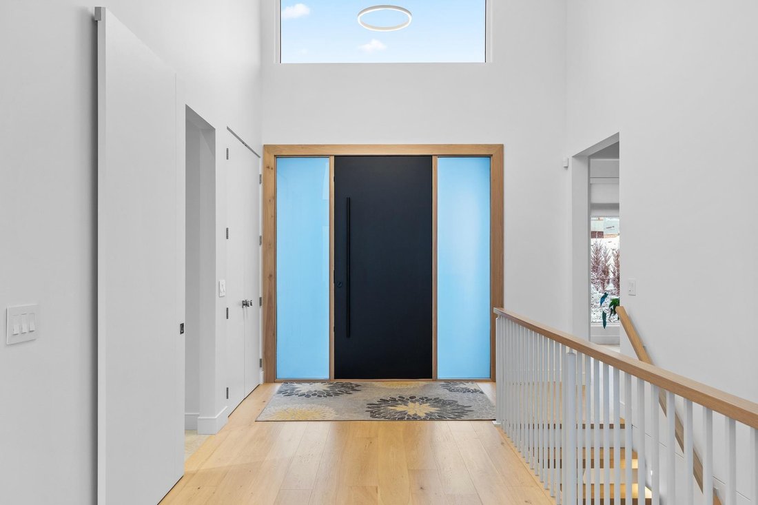 House in Kelowna, British Columbia, Canada 3 - 17303687
