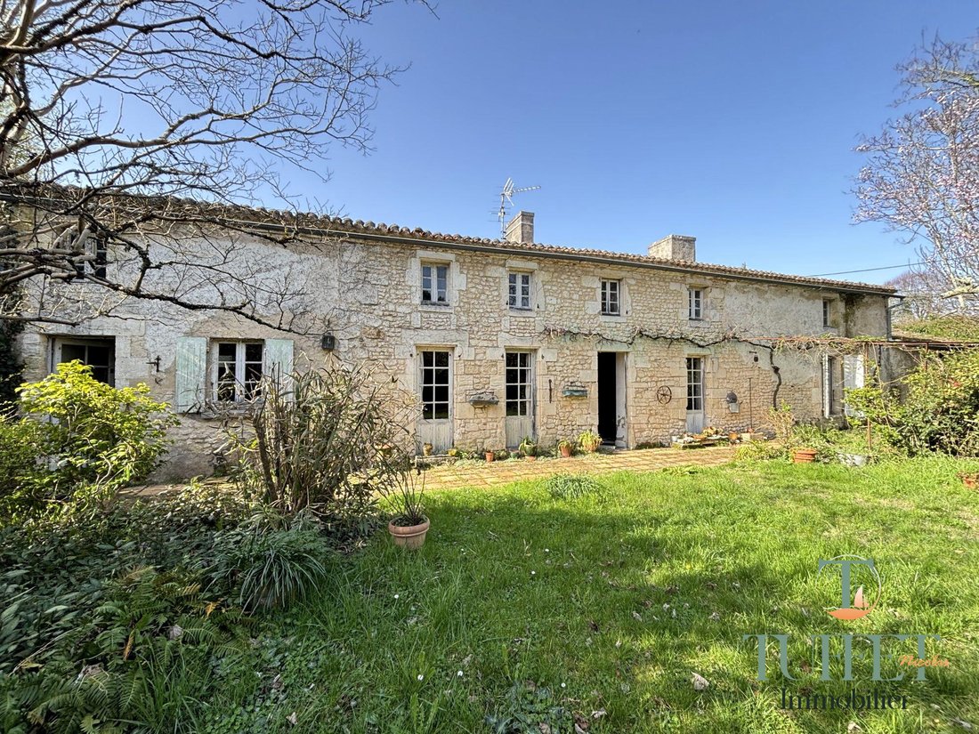 House in Saint-Palais-sur-Mer, Nouvelle-Aquitaine, France 1 - 17315112