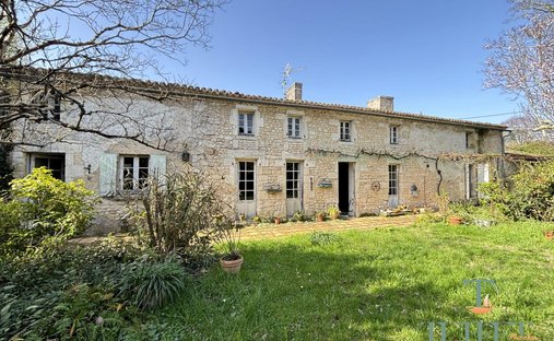 House in Saint-Palais-sur-Mer, Nouvelle-Aquitaine, France 1
