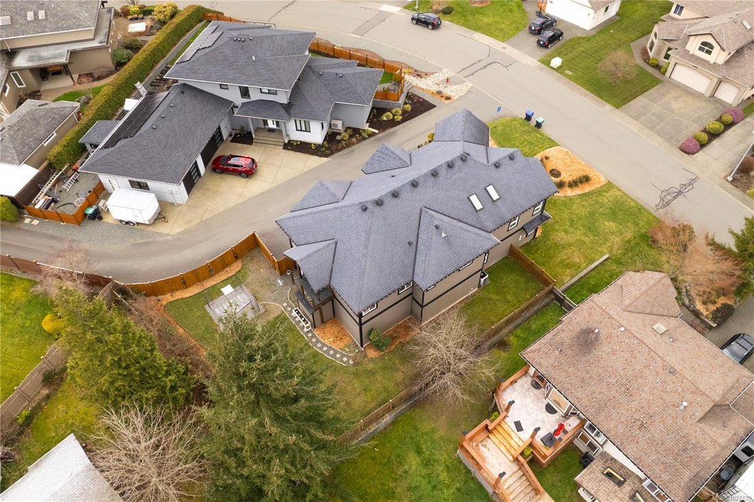 House in Courtenay, British Columbia, Canada 4 - 17314413