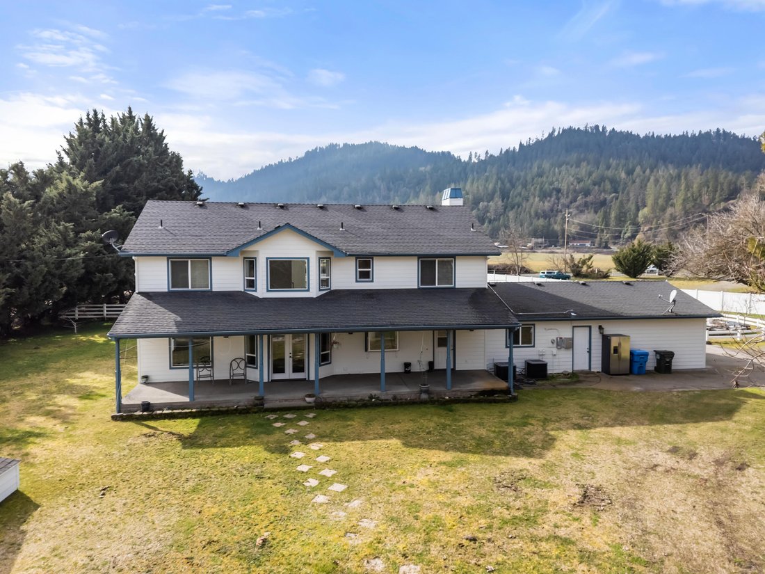 House in Grants Pass, Oregon, United States 3 - 17312188