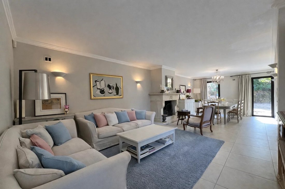 Villa in Châteauneuf-Grasse, Provence-Alpes-Côte d'Azur, France 5 - 17311402