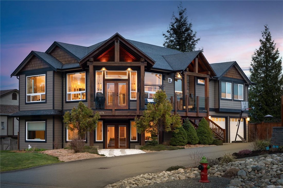 House in Courtenay, British Columbia, Canada 2 - 17314413