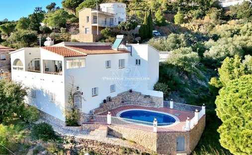 Villa in Roses, Catalonia, Spain 1