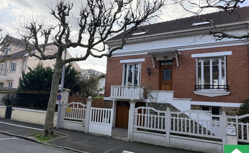 House in Peri, Joinville-le-Pont, France 1