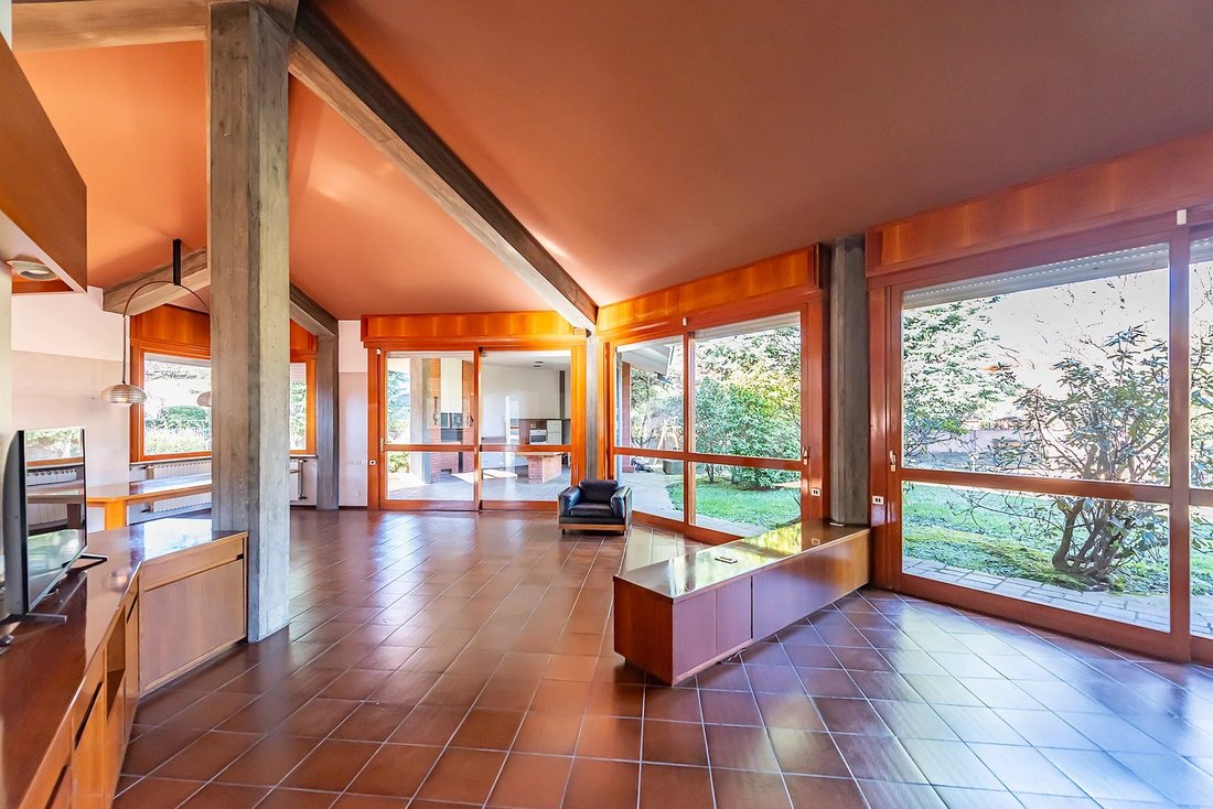 Villa in Lainate, Lombardy, Italy 3 - 16402149