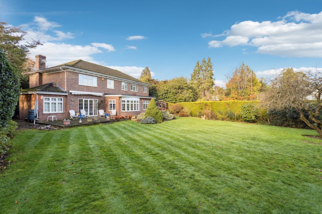 House in Gerrards Cross, England 3 - 17310358