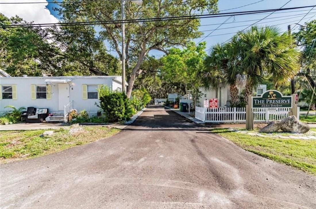 Largo, Florida, United States 2 - 17321279