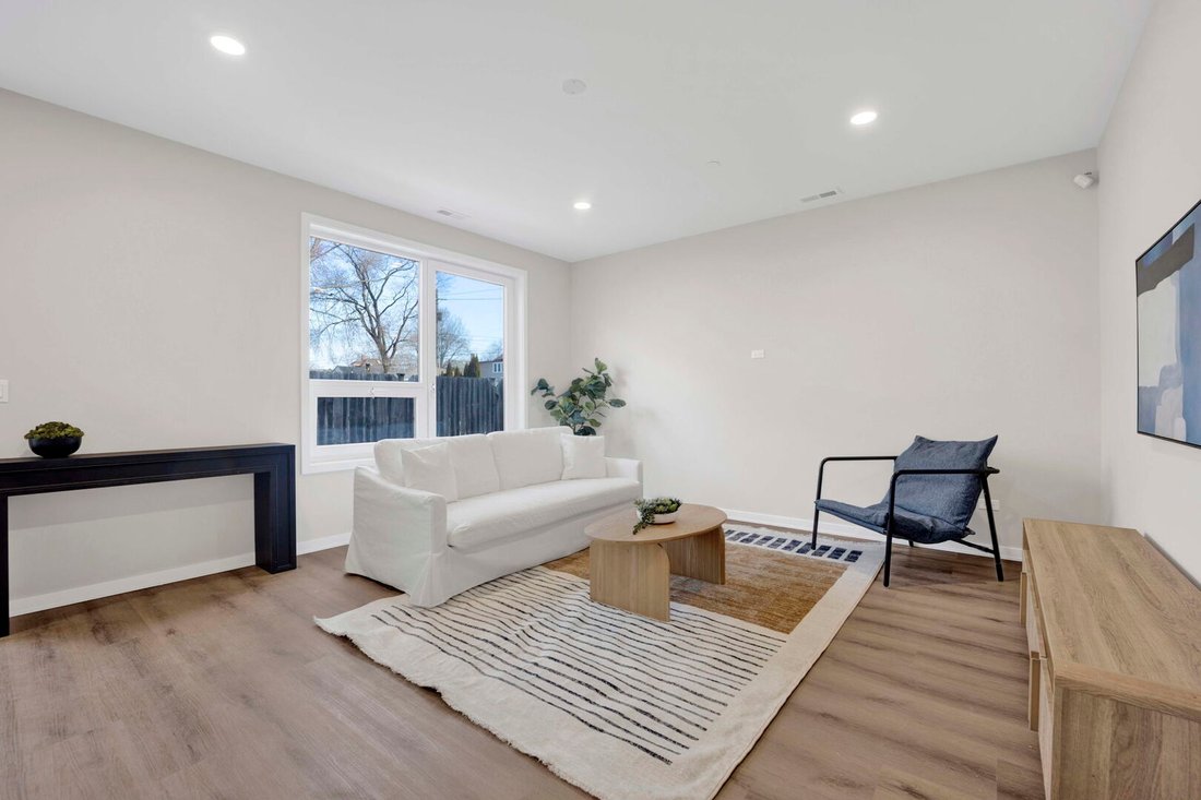 Townhouse in Forest Park, Illinois, United States 3 - 17313456