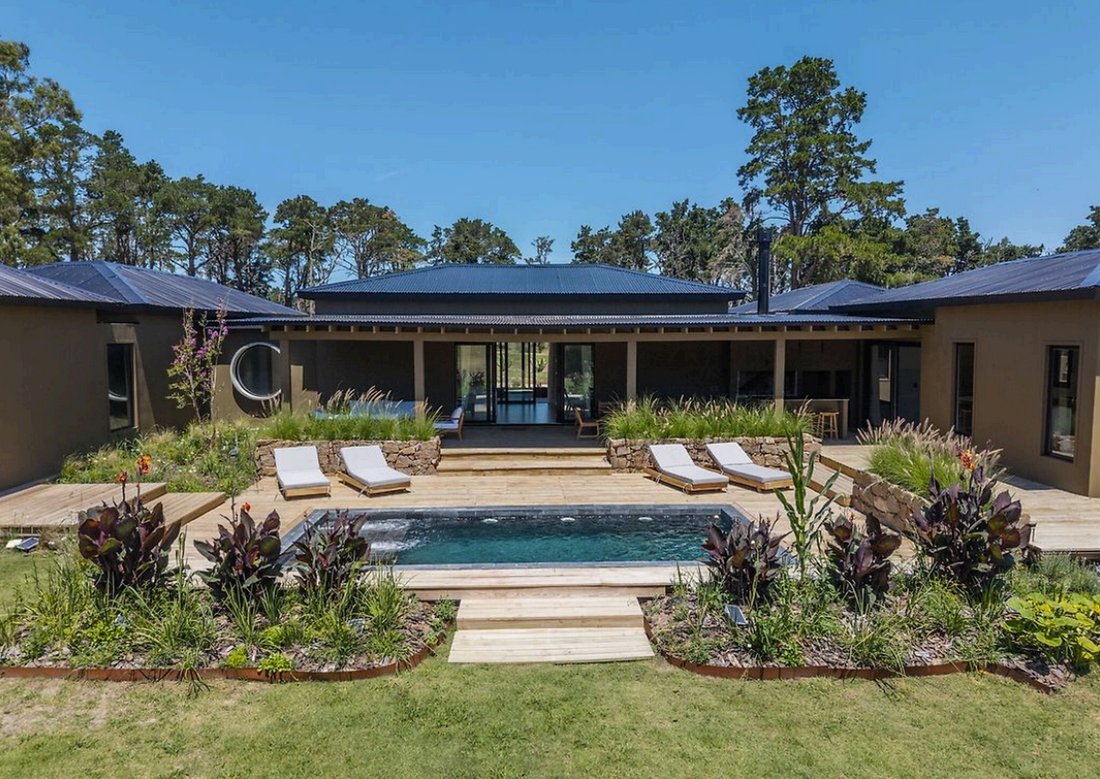 House in San Carlos, Maldonado Department, Uruguay 1 - 17311072