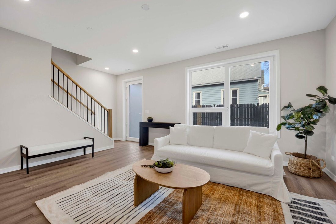 Townhouse in Forest Park, Illinois, United States 2 - 17313456