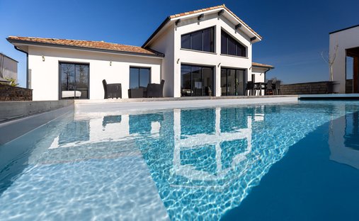 Villa in Riviere-Saas-et-Gourby, Nouvelle-Aquitaine, France 1