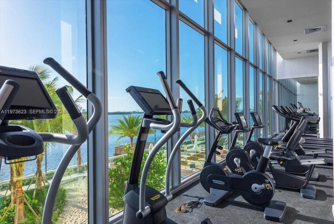 Condo in Miami, Florida, United States 5 - 17317296