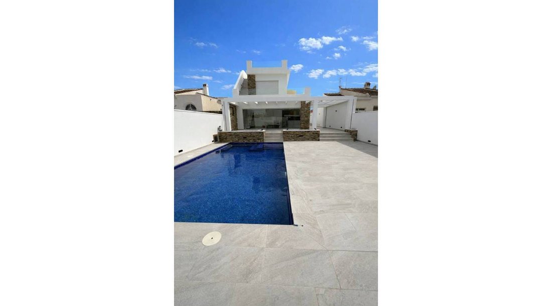 Villa in Torrevieja, Valencian Community, Spain 1 - 17311685