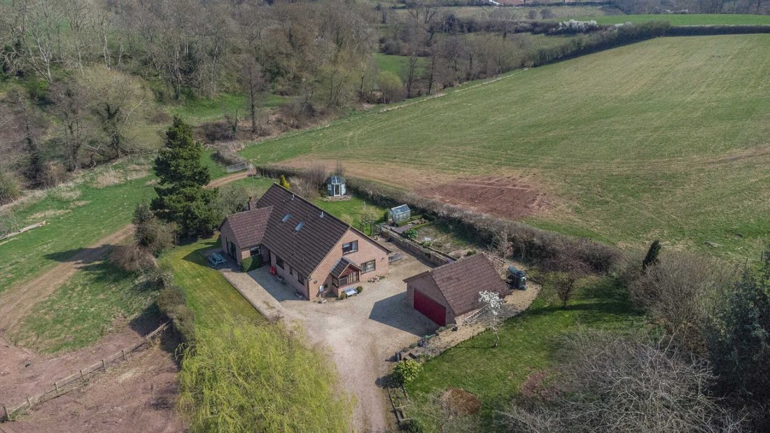 Bungalow in Llangarron, England 2 - 17316150
