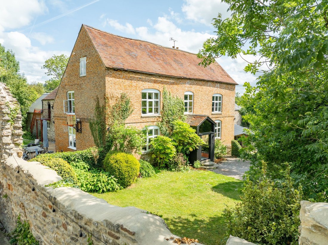 House in May Hill, Newent, England 2 - 17316194