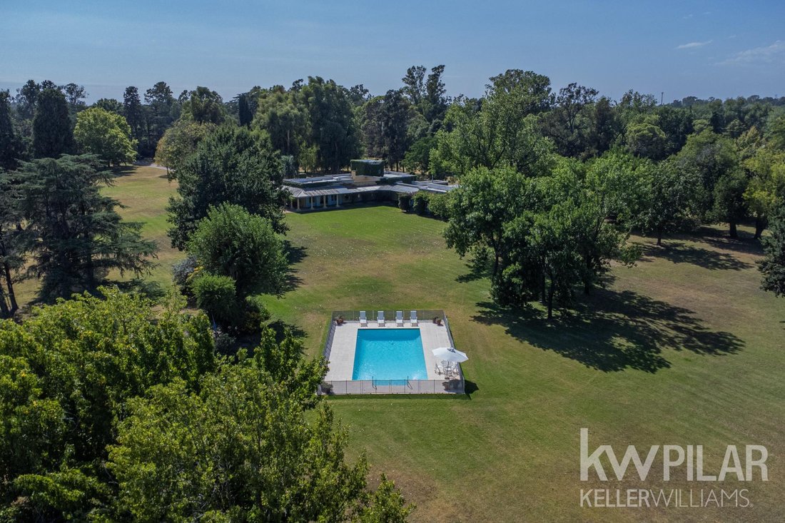 Farm Ranch in Villa Rosa, Buenos Aires, Argentina 1 - 17313846