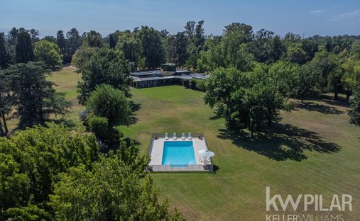 Farm Ranch in Villa Rosa, Buenos Aires, Argentina 1
