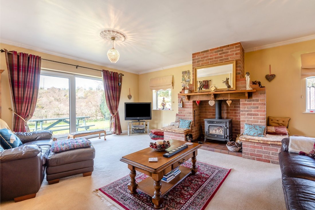 Bungalow in Llangarron, England 3 - 17316150