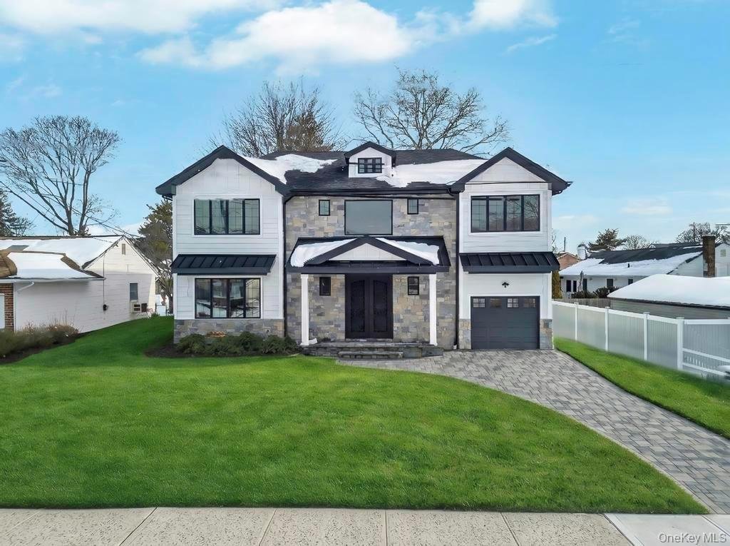 House in East Meadow, New York, United States 1 - 17312403