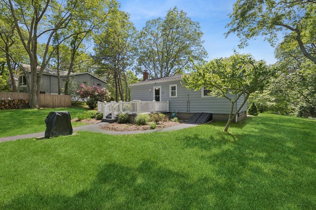 Hampton Bays, New York, United States 4 - 17322659