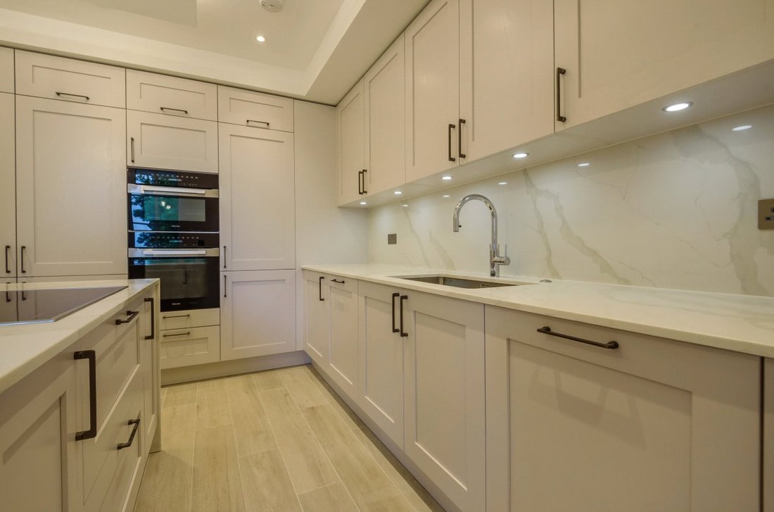 Apartment in Elstree (Elstree and Borehamwood), Elstree, England 3 - 17310253