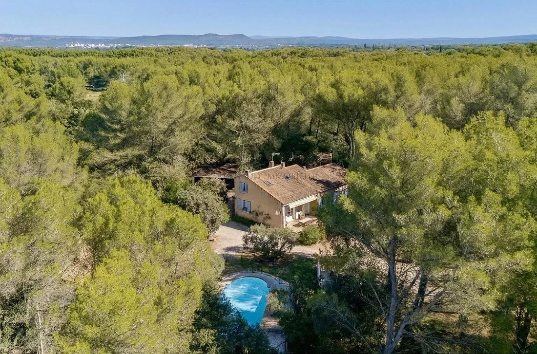 Estate in Grans, Provence-Alpes-Côte d'Azur, France 4 - 17311364