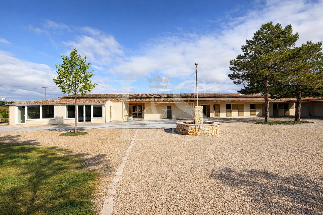 Villa in Tulette, Auvergne-Rhône-Alpes, France 2 - 17225397