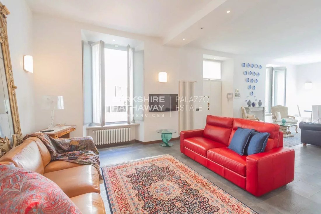 Apartment in Eastern Lake Center, Como, Lombardy 2 - 17313478