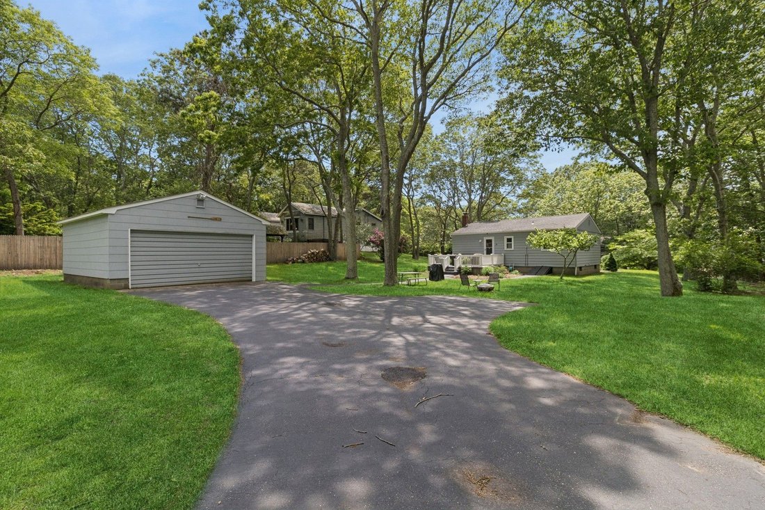 Hampton Bays, New York, United States 5 - 17322659