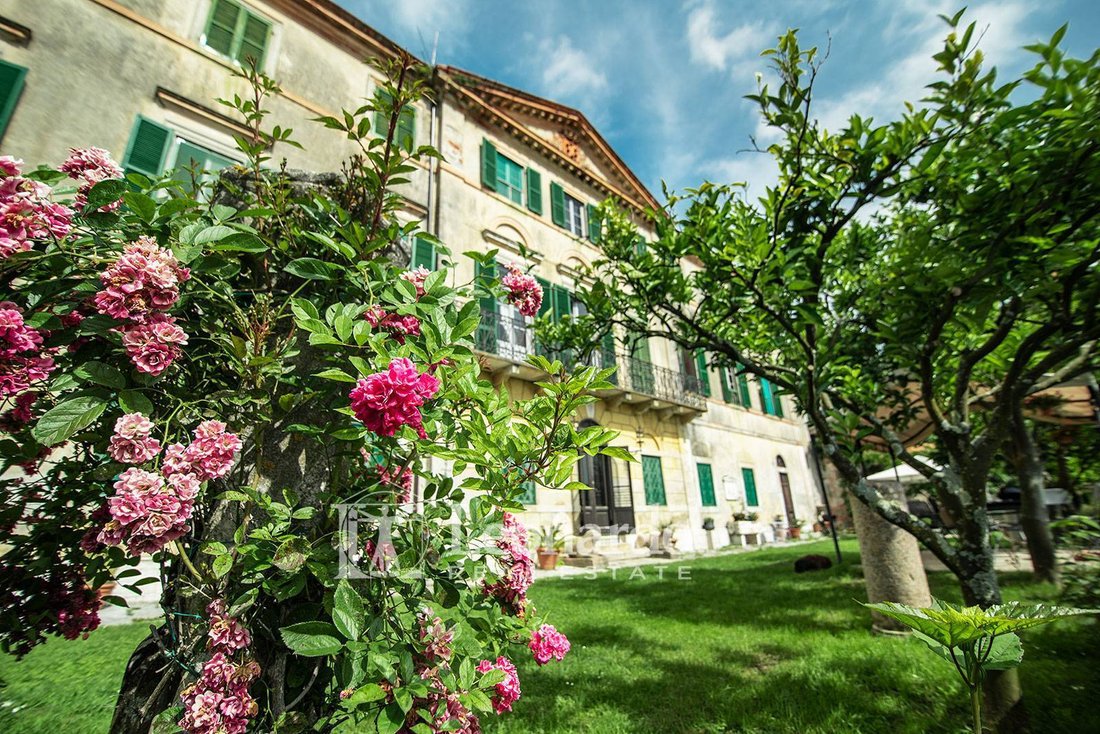 Villa in Camaiore, Tuscany, Italy 2 - 17314995